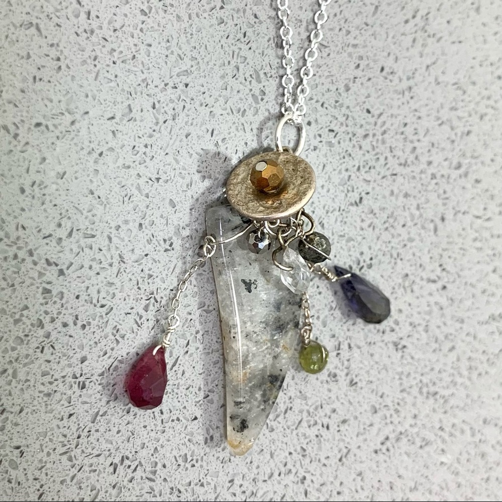 Lovely Star Sterling Labradorite Horn Necklace